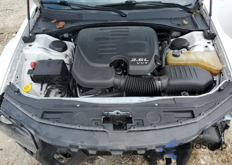 2019 Chrysler 300 300S z USA, uszkodzony, nr VIN 2C3CCABG3KH601104